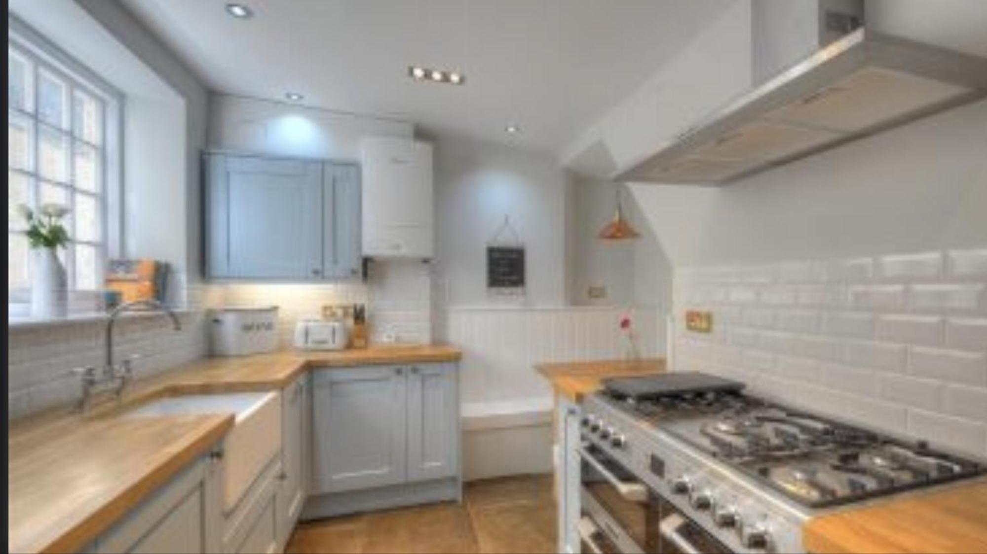 Little Monmouth 4 Bedroom Cottage, Old Town Lyme Regis, Dog Friendly And Parking Екстер'єр фото